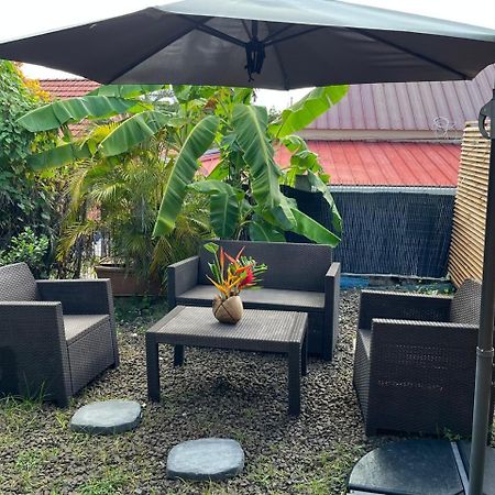 Agreable Appartement En Rez-De-Jardin A 450M De La Mer Sainte-Anne Buitenkant foto