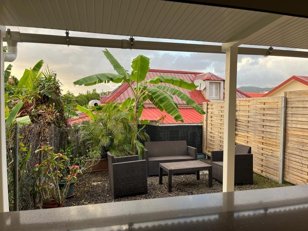 Agreable Appartement En Rez-De-Jardin A 450M De La Mer Sainte-Anne Buitenkant foto