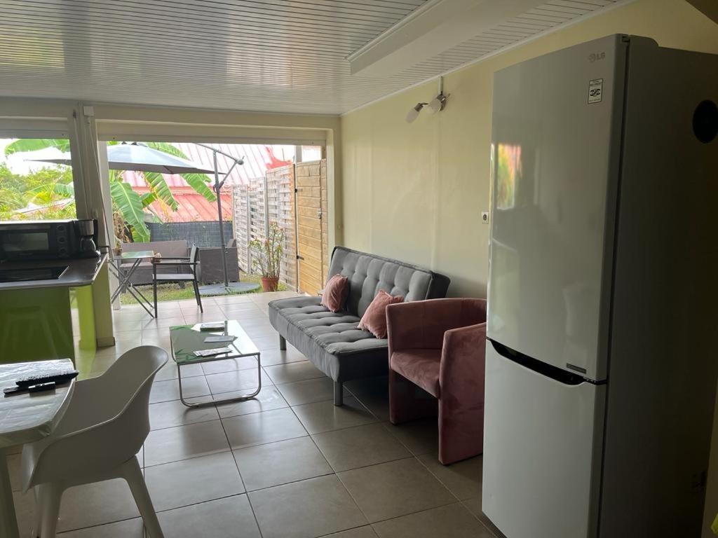 Agreable Appartement En Rez-De-Jardin A 450M De La Mer Sainte-Anne Buitenkant foto