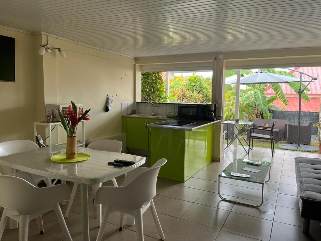 Agreable Appartement En Rez-De-Jardin A 450M De La Mer Sainte-Anne Buitenkant foto