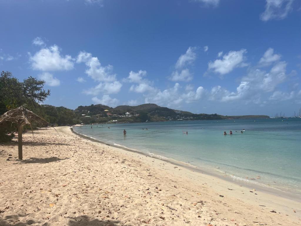 Agreable Appartement En Rez-De-Jardin A 450M De La Mer Sainte-Anne Buitenkant foto