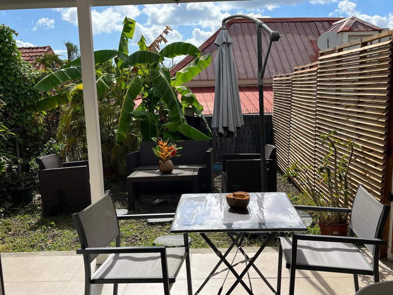 Agreable Appartement En Rez-De-Jardin A 450M De La Mer Sainte-Anne Buitenkant foto