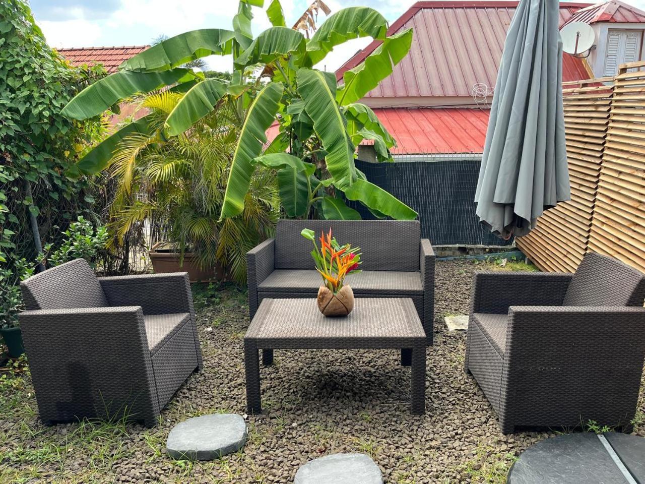 Agreable Appartement En Rez-De-Jardin A 450M De La Mer Sainte-Anne Buitenkant foto
